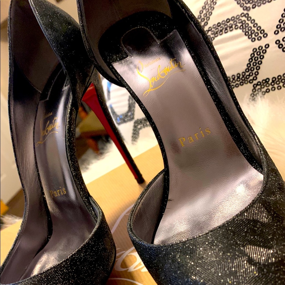 authentic Christian Louboutin size 40. Box,dust bag included excellent condition - Picture 2 of 11